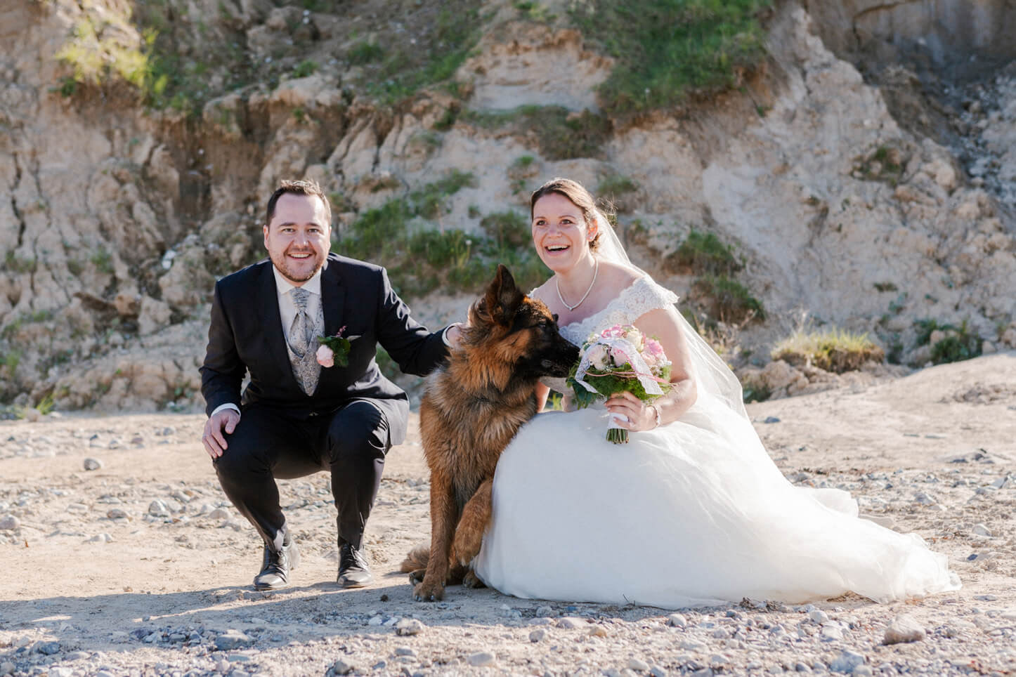 Brautpaar mit Hund