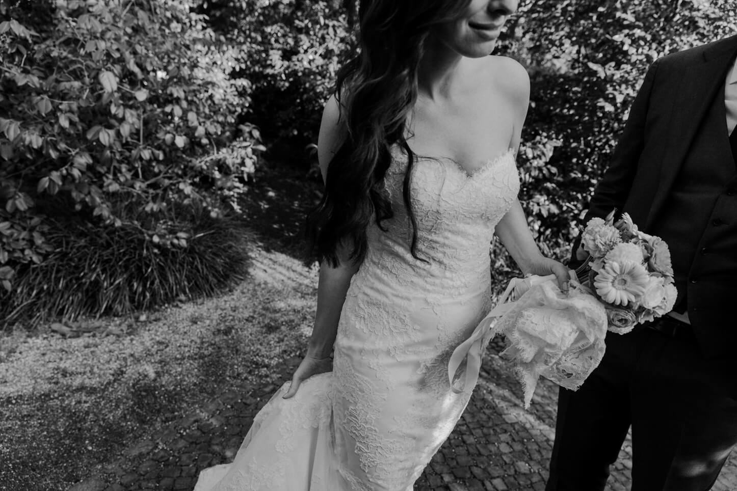 Brautfoto in schwarz weiß