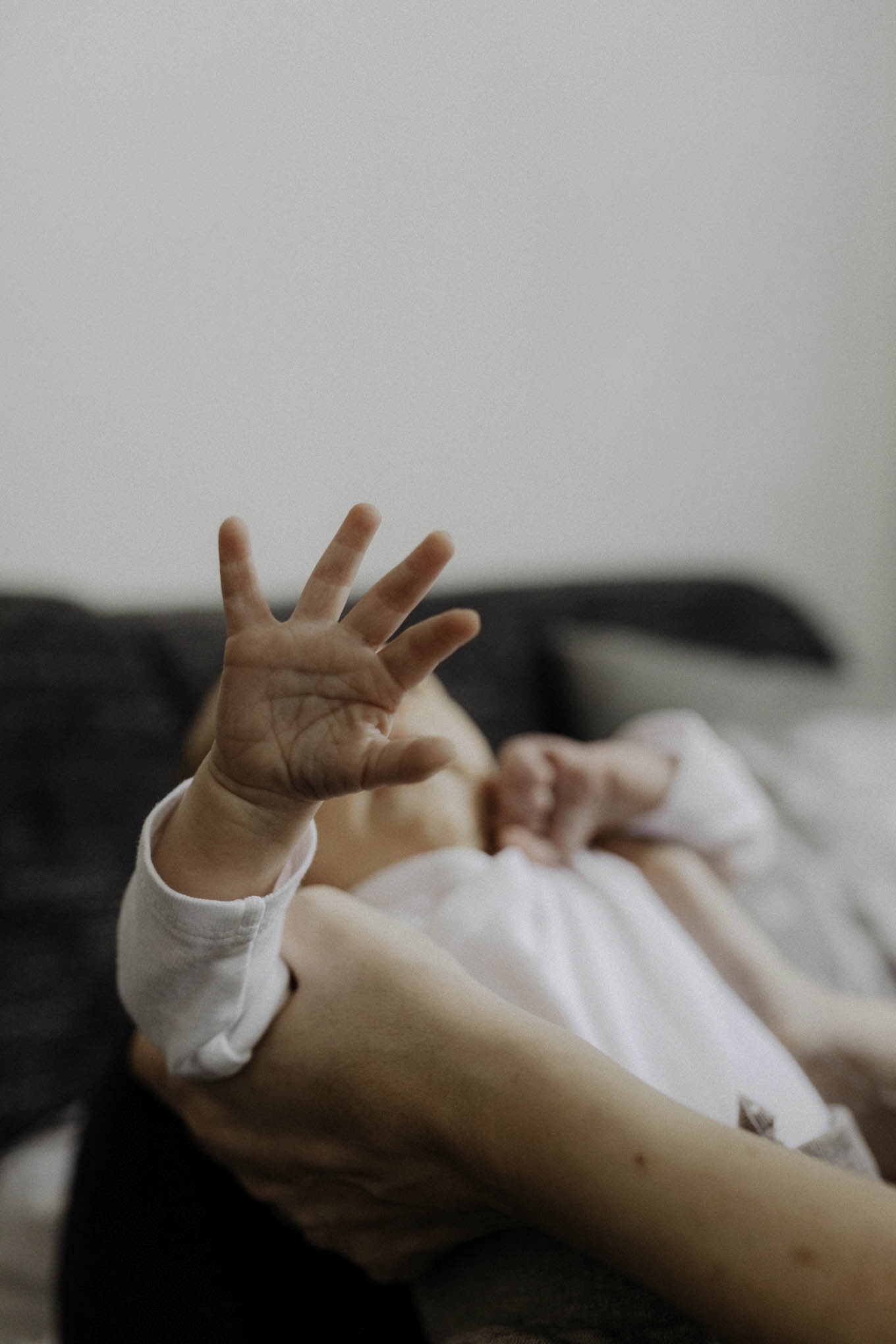Babyhände beim Newbornshooting