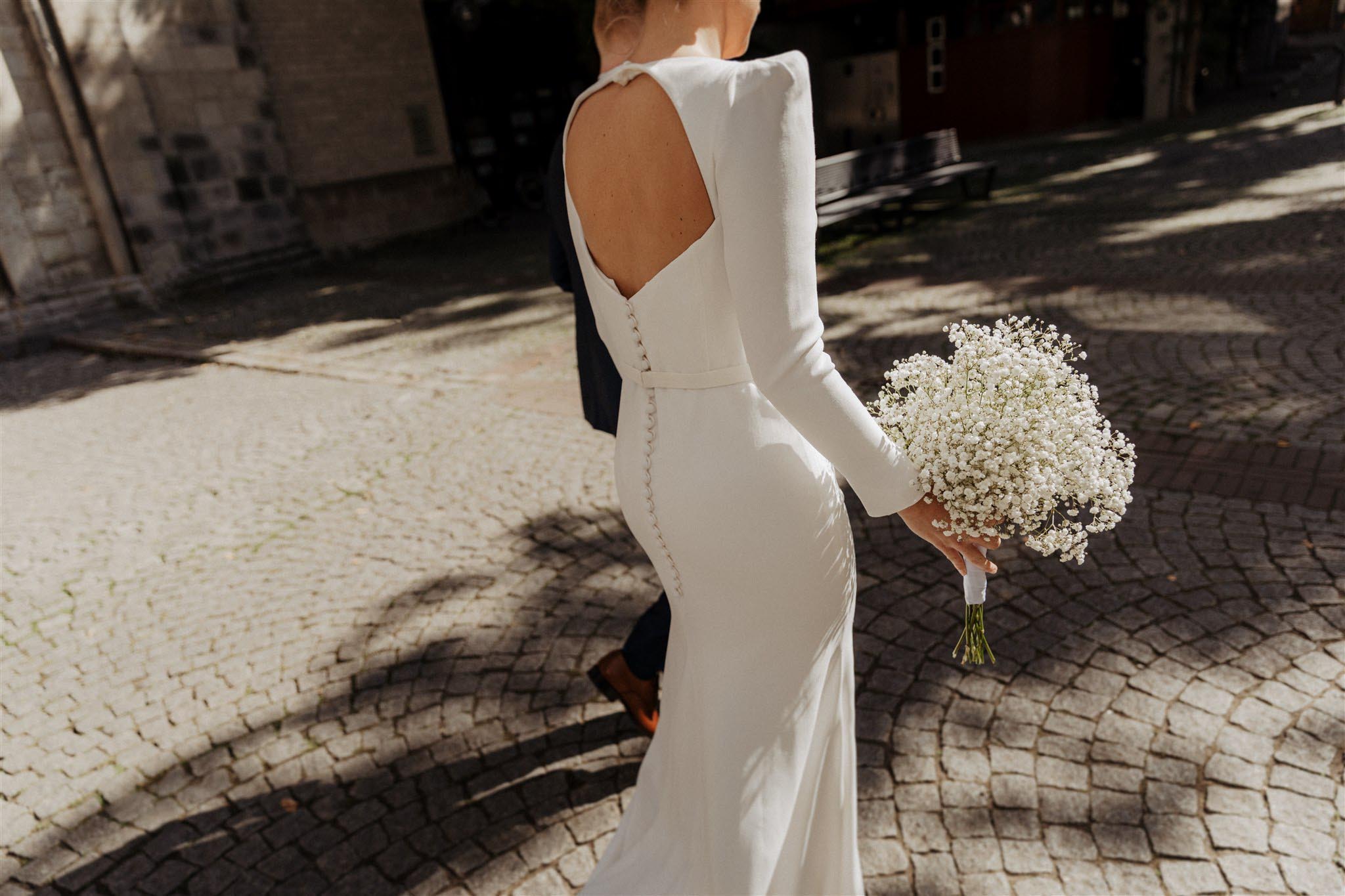 elegantes Hochzeitsfoto in der kölner Altstadt